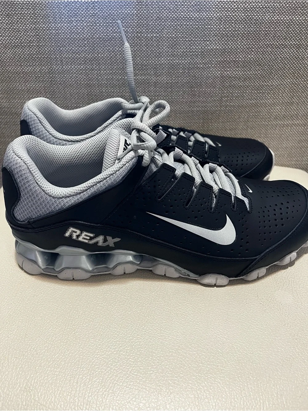 Nike Training Reax 8 Sneakers in Black & Gray Men’s Size 8.5